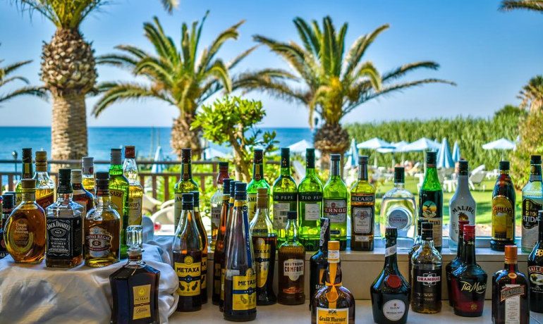 Creta Royal hotel bar drinks