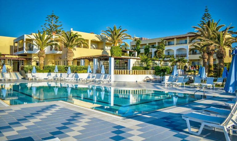 Creta Royal hotel pool