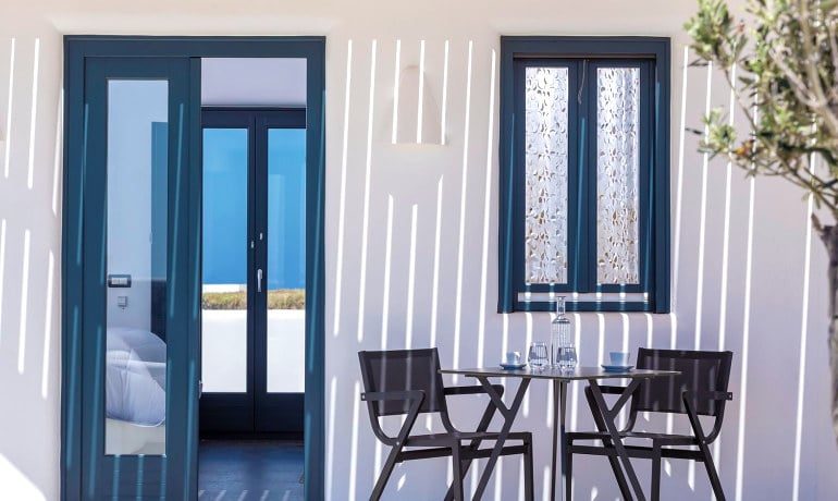 Elea Resort in Santorini pool suite