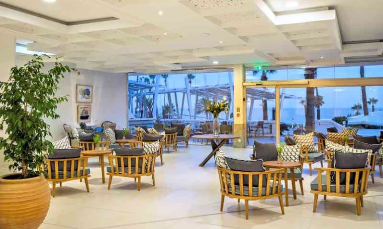 Leonardo Plaza Cypria Maris Beach Hotel & Spa ariadne lounge bar
