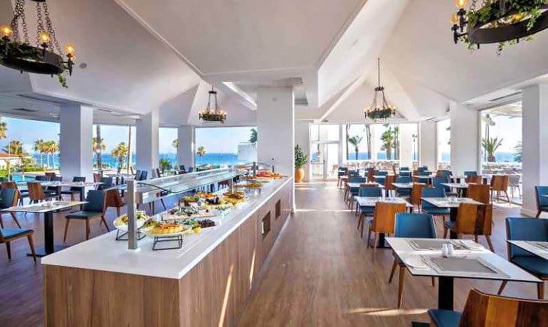 Leonardo Plaza Cypria Maris Beach Hotel & Spa blue horizon restaurant