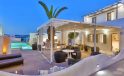 Lilly Residence-Boutique Suites pool bar