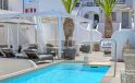Lilly Residence-Boutique Suites pool bar