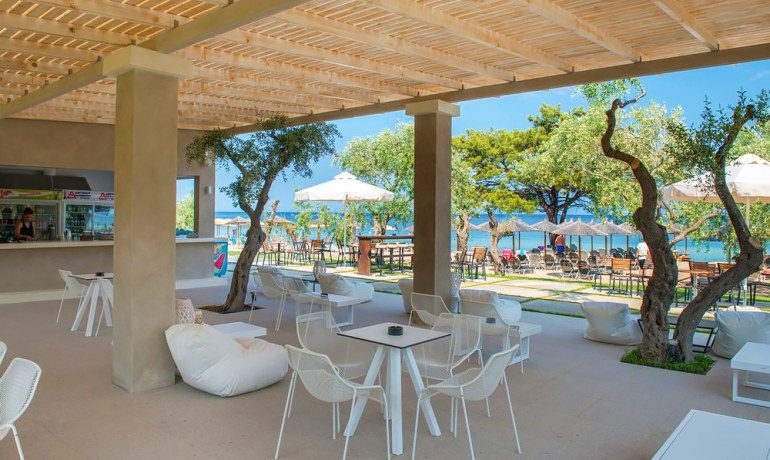 Louloudis Boutique Hotel & Spa beach bar terrace