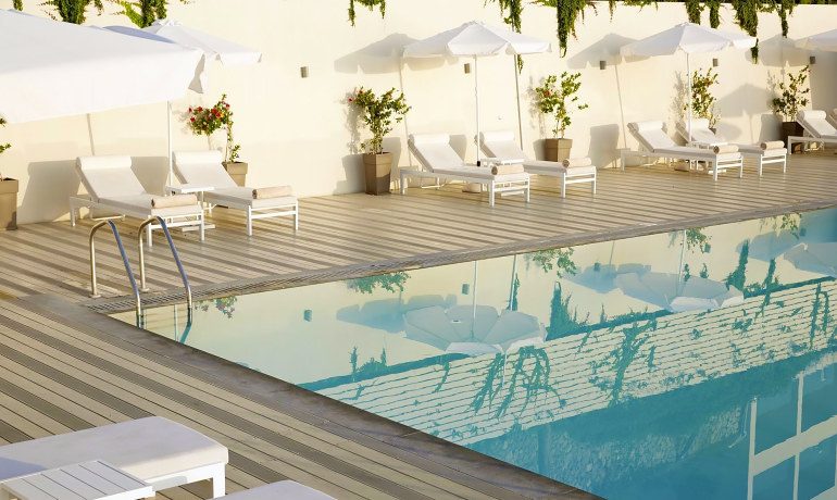 Mayor La Grotta Verde Grand Resort pool sunbeds
