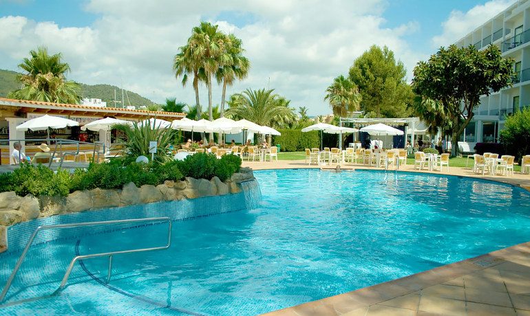 Catalonia Ses Estaques hotel pool