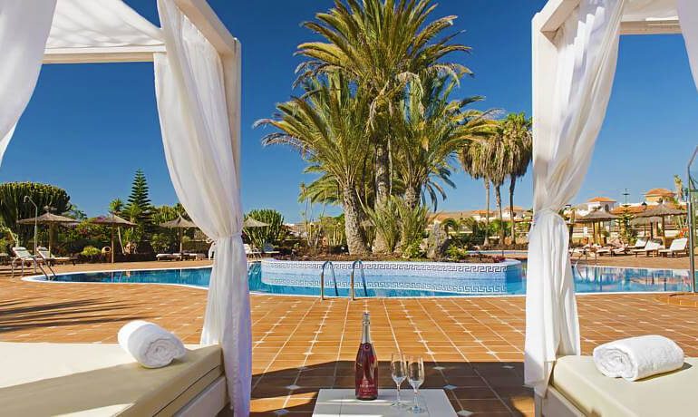 Elba Palace Golf & Vital Hotel pool sunbeds