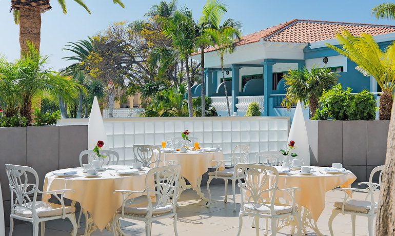 Colon Guanahani restaurant terrace