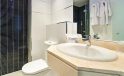 Globales Lord Nelson double room bathroom