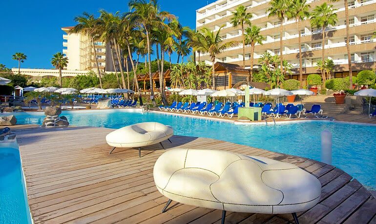 Hotel Costa Canaria pool
