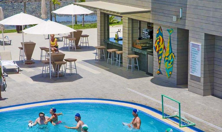 Kn Arenas del Mar pool bar