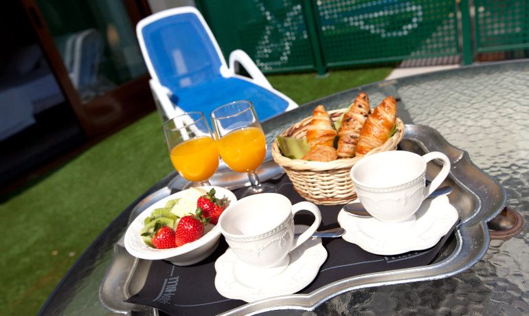Hotel Palau Verd breakfast in room terrace