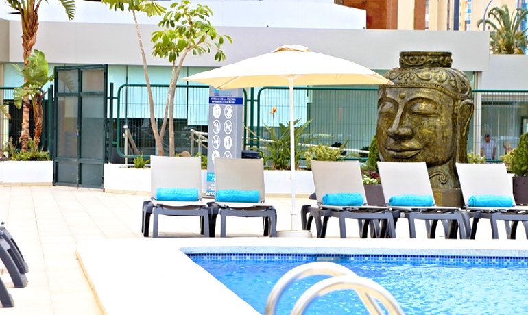 Marconfort Essence hotel pool area view