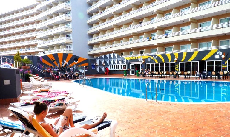 Hotel Barracuda pool