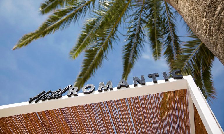 Hotel Romantic facade