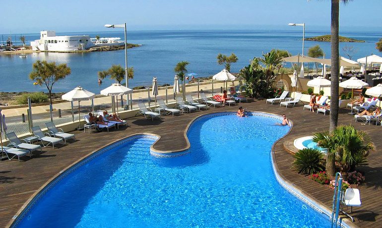 AluaSoul Palma hotel pool