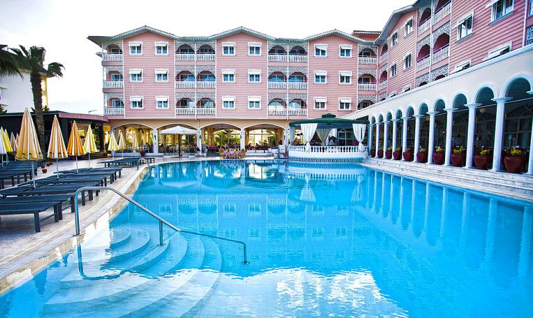 Pasha's Princess Hotel pool