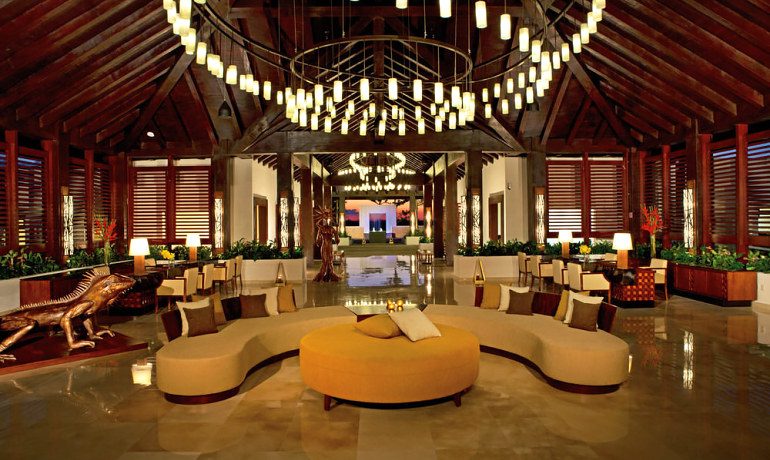 Secrets Playa Mujeres Golf & Spa Resort lobby