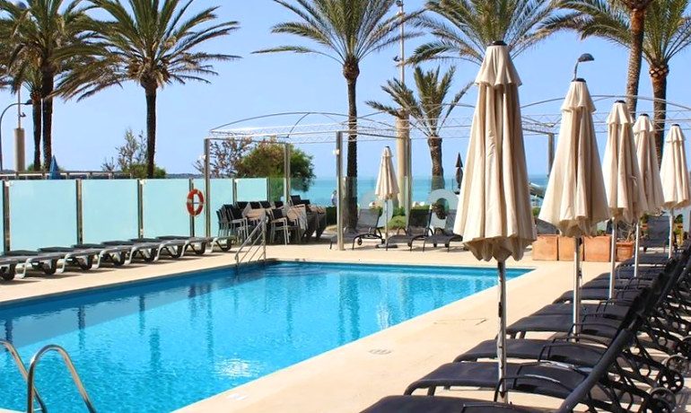 Hotel Negresco Majorca pool area