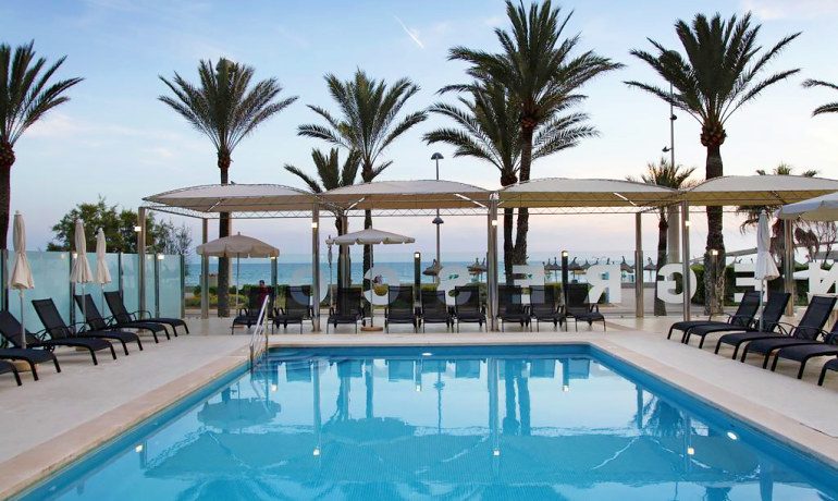 Hotel Negresco Majorca pool view