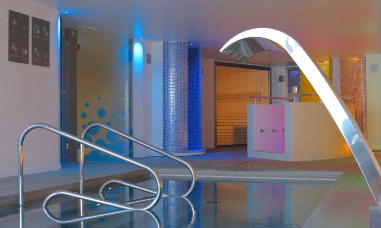 Hotel Negresco indoor pool