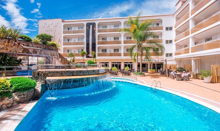 Sumus Hotel Monteplaya pool